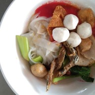 ก๋วยเตี๋ยวไก่ฉีกต้มยำรสมะนาว เซเว่นเจริญพัฒนา(ตรงข้ามบริษัทฟังก์ชัน/เอื้อรามอินทรา 117)