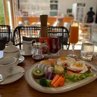 White Wall Riverfront Café