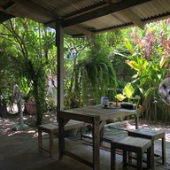 สังวาลย์หมูกรอบ