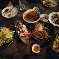 Jones' Salad Bangsaen