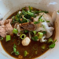 นายลือก๋วยเตี๋ยวเนื้อตุ๋น-หมูตุ๋น-หม้อไฟ สามพราน
