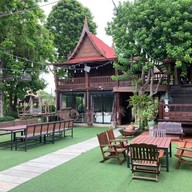 ชมเดือน ธาราบุรี สุพรรณบุรี