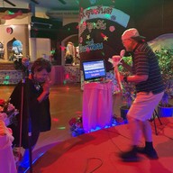 บ้านเพื่อนเรสเตอร์รองท์