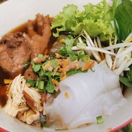 แม่ปานก๋วยเตี๋ยวไก่ตุ๋นมะระ(สาขา(2)