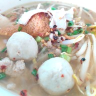 เมนูของร้าน ก๋วยเตี๋ยวต้มยำ วัดลาดพร้าว ร้านหน้าโบสถ์