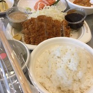 เมนูของร้าน Mu’s Donburi (มิว ดงบูริ) ข้าวแกงกะหรี่ ข้าวหน้าเนื้อ Tonkatsu