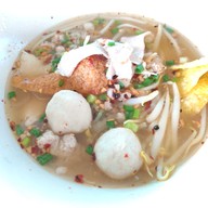 เมนูของร้าน ก๋วยเตี๋ยวต้มยำ วัดลาดพร้าว ร้านหน้าโบสถ์