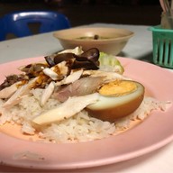 เมนูของร้าน ข้าวมันไก่ ข้าวหมกไก่ ก๊ะสาว บังโกตา