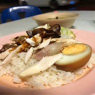 เมนูของร้าน ข้าวมันไก่ ข้าวหมกไก่ ก๊ะสาว บังโกตา