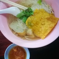 เมนูของร้าน เตี๋ยวปลาสด กม.42