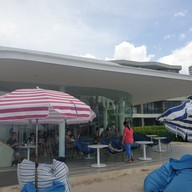 หน้าร้าน Skoop Beach Cafe หัวหิน