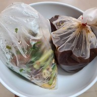 เมนูของร้าน บ้านแพรวก๋วยเตี๋ยวไก่ตุ๋น