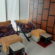 บรรยากาศ เรือนไทย ใหญ่ นวดเพื่อสุขภาพ รามอินทรา