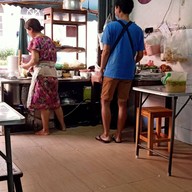 บรรยากาศ เตี๋ยวตู้ไม้บ้านแซ่
