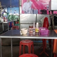 บรรยากาศ ข้าวขาหมูนายไซ