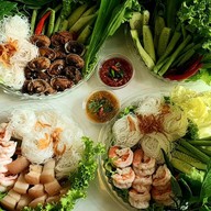 หอย กุ้ง หมู เนื้อ ลวกจิ้ม by พี่หมี