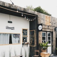 หน้าร้าน Inhouse Boba & Cafe Bangsaen