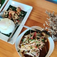 เมนูของร้าน สวนอาหารคานบุญ