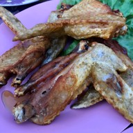 เมนูของร้าน คนมีลาบ ยโสฯ