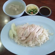 เมนูของร้าน ล้วนข้าวมันไก่หน้าโรงพยาบาลพระพุทธบาท พระพุทธบาท