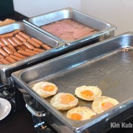 ชาญบุรี บูติค รีสอร์ต