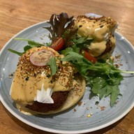 Lola’s Cafe