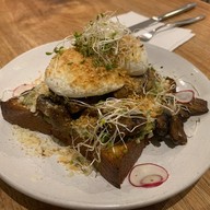 Lola’s Cafe