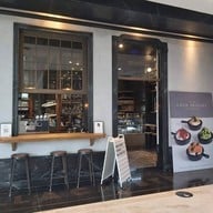 หน้าร้าน Vanilla Cafeteria EmQuartier