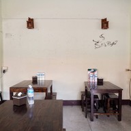 ร้านตำรับลาว (อาหารอีสาน & อาหารตามสั่ง)