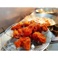 บรรยากาศ ซารีนาไก่ทอด ตลาดGreenway