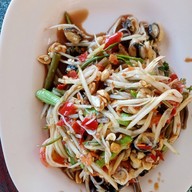 ร้านลาบก้อยร้อยเอ็ด 2 เจ้ด้วง