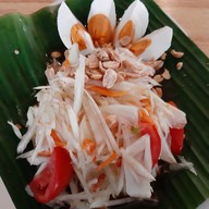 หมูสามทรง ริมปิง นวรัฐ