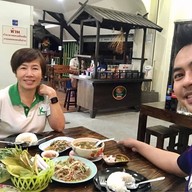 ร้านตำรับลาว (อาหารอีสาน & อาหารตามสั่ง)