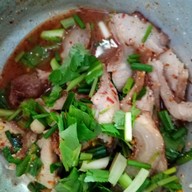 ร้านลาบก้อยร้อยเอ็ด 2 เจ้ด้วง