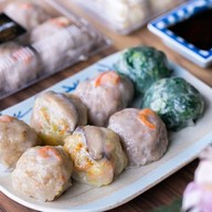 กุ้ยฉ่ายเจ๊แต แป้งบางไส้ทะลัก กุ้ยฉ่ายเจ๊แต แป้งบางไส้ทะลัก