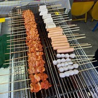 รวมวัย หมูปิ้ง แอนด์ ชาบู