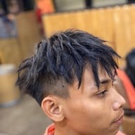Jeed Hair Cut ตลาดนัดรถไฟศรีนครินทร์