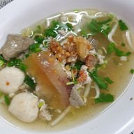 ก๋วยเตี๋ยวหมู เจ๊มล