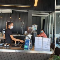 Zo Coffee Zo Coffee ปั๊มเอสโซ่ เรส แอเรีย แม่กลอง