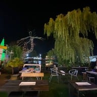 ตลาดหัวมุม