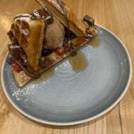 Lola’s Cafe