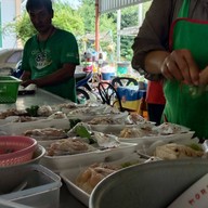 ร้านข้าวมันไก่หน้าอู่