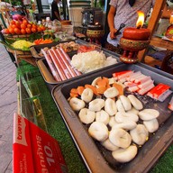 Thai style salad ยำไข่ดาว ขนมจีบคนเมือง ถนนคนเดินเชียงใหม่