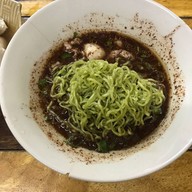 ลวกถ้วย เตี๋ยวเรือ แฮปปี้แลนด์