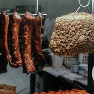 นายตึ๋ง ข้าวหมูแดง บางนา-ราม2