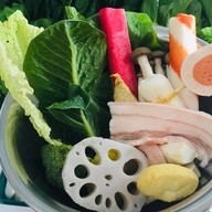 SPICY POT โอเด้ง ซุปหม่าล่า ถนนมณีนพรัตน์ เชียงใหม่
