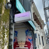 Tin & Tonic cafe and bistro