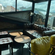 Tin & Tonic cafe and bistro