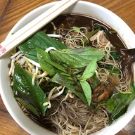 เมนูของร้าน ก๋วยเตี๋ยวเรือเฉินหลง ถนนแสงจันทร์
