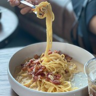 Tin & Tonic cafe and bistro